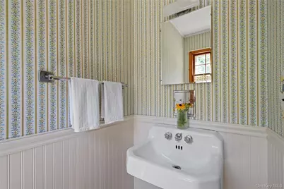 26 S Menantic Road, Shelter Island, NY 11964 - Photo 27