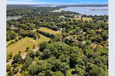 26 S Menantic Road, Shelter Island, NY 11964 - Photo 47