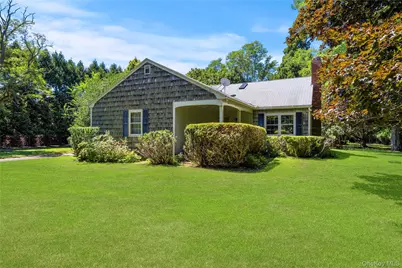 26 S Menantic Road, Shelter Island, NY 11964 - Photo 1