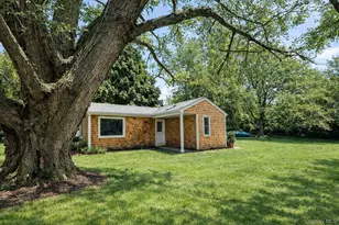 26 S Menantic Rd, Shelter Island, NY 11964 - Photo 3