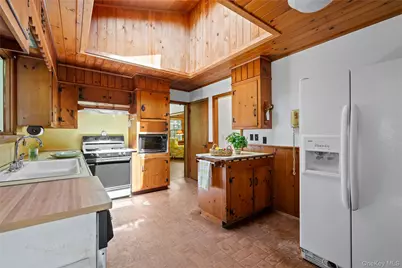 26 S Menantic Road, Shelter Island, NY 11964 - Photo 17