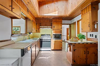 26 S Menantic Road, Shelter Island, NY 11964 - Photo 19