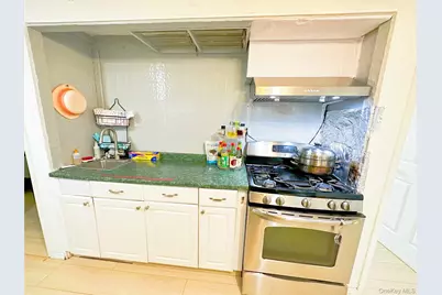 57 Pennyfield Cp Dr, Bronx, NY 10465 - Photo 9