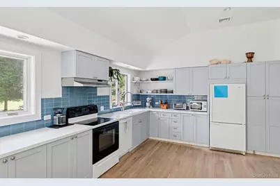 35 Bayberry Lane, Sag Harbor, NY 11963 - Photo 9