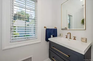 5 Fleetwood Dr, Huntington, NY 11743 - Photo 9