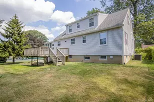 85 Lt Cox Dr, Pearl River, NY 10965 - Photo 9