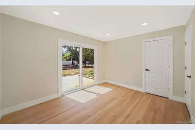 48 Vernon Street, Patchogue, NY 11772 - Photo 15