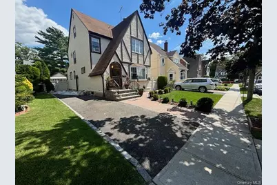 456 Macatee Place, Mineola, NY 11501 - Photo 3