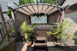 456 Macatee Pl, Mineola, NY 11501 - Photo 41