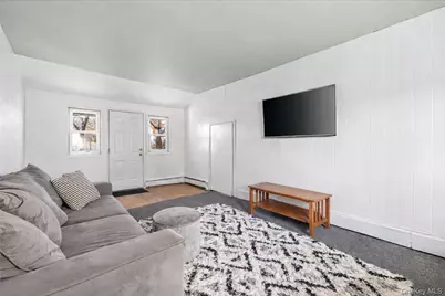 112 King Street, Bay Shore, NY 11706 - Photo 13