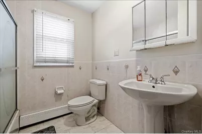 112 King Street, Bay Shore, NY 11706 - Photo 17