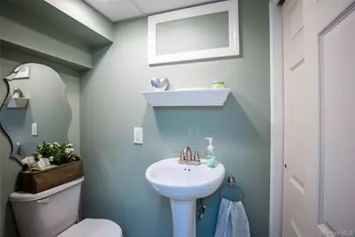 23 Nassau Road, Great Neck, NY 11021 - Photo 27