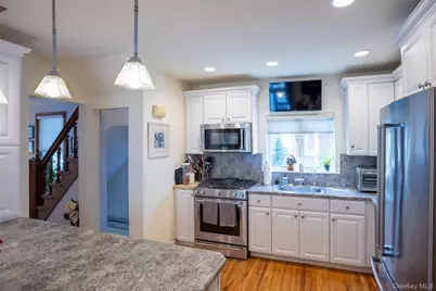 23 Nassau Road, Great Neck, NY 11021 - Photo 7