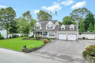 4 Vera Ct, Centereach, NY 11720 - Photo 3