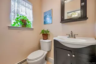 4 Vera Ct, Centereach, NY 11720 - Photo 33