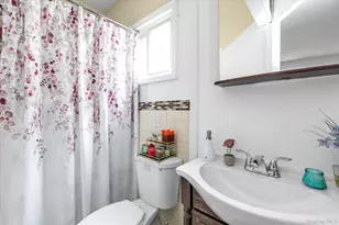 141-22 181st St, Springfield Gardens, NY 11413 - Photo 13