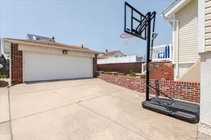 161-40 99th St, Howard Beach, NY 11414 - Photo 21