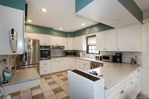 245 Birch Dr, Roslyn, NY 11576 - Photo 13