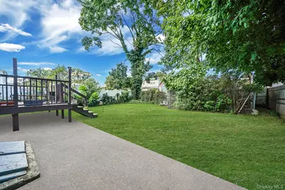 107 E 9th Street, Huntington Station, NY 11746 - Photo 31