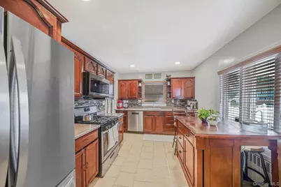 107 E 9th Street, Huntington Station, NY 11746 - Photo 7