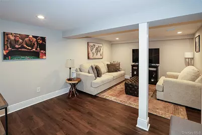 1057 Thompson Drive, Bay Shore, NY 11706 - Photo 19