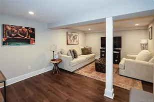 1057 Thompson Dr, Bay Shore, NY 11706 - Photo 19