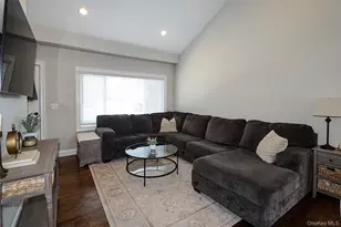 1057 Thompson Dr, Bay Shore, NY 11706 - Photo 5