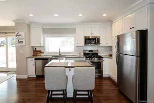 1057 Thompson Dr, Bay Shore, NY 11706 - Photo 7