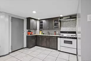 515 E 26th St, Brooklyn, NY 11210 - Photo 23