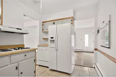 4 King Street, Glenwood Landing, NY 11547 - Photo 13