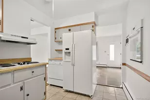 4 King St, Glenwood Landing, NY 11547 - Photo 13