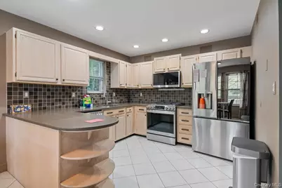 52 Fairlawn Drive, Central Islip, NY 11722 - Photo 5