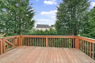 52 Fairlawn Dr, Central Islip, NY 11722 - Photo 31