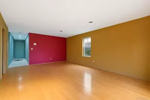 52 Fairlawn Dr, Central Islip, NY 11722 - Photo 9