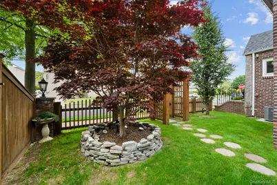 29 W Henrietta Avenue, Oceanside, NY 11572 - Photo 47