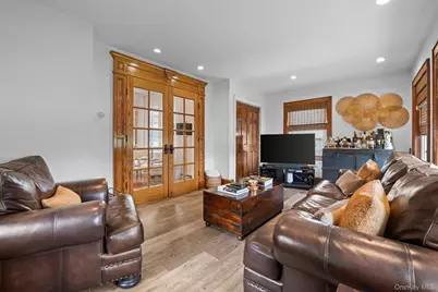 29 W Henrietta Avenue, Oceanside, NY 11572 - Photo 15