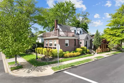 29 W Henrietta Avenue, Oceanside, NY 11572 - Photo 3