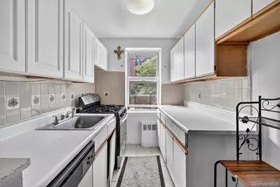 160 Ravine Avenue #1D, Yonkers, NY 10701 - Photo 11