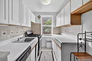 160 Ravine Ave, Yonkers, NY 10701 - Photo 11