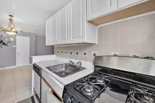 160 Ravine Ave, Yonkers, NY 10701 - Photo 13