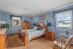 18 Sterling Pl, Sayville, NY 11782 - Photo 17