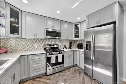 356 N Broadway, Yonkers, NY 10701 - Photo 9