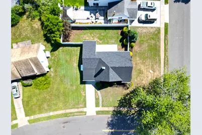 77 Autumn Lane, Hicksville, NY 11801 - Photo 23