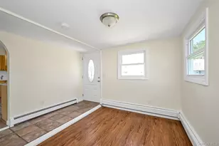 77 Autumn Ln, Hicksville, NY 11801 - Photo 5