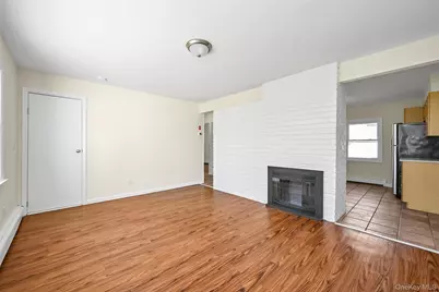 77 Autumn Lane, Hicksville, NY 11801 - Photo 3