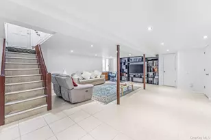 18 Rose Ln, New Hyde Park, NY 11040 - Photo 23