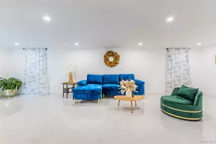 120 Glenwood Rd, Glenwood Landing, NY 11547 - Photo 23