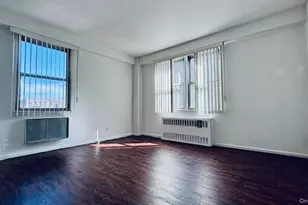 43-10 Kissena Blvd, Flushing, NY 11355 - Photo 11