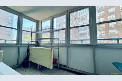 43-10 Kissena Boulevard #7L, Flushing, NY 11355 - Photo 5