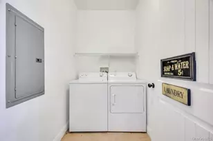 305 O'Keefe Ct, Oakdale, NY 11769 - Photo 17